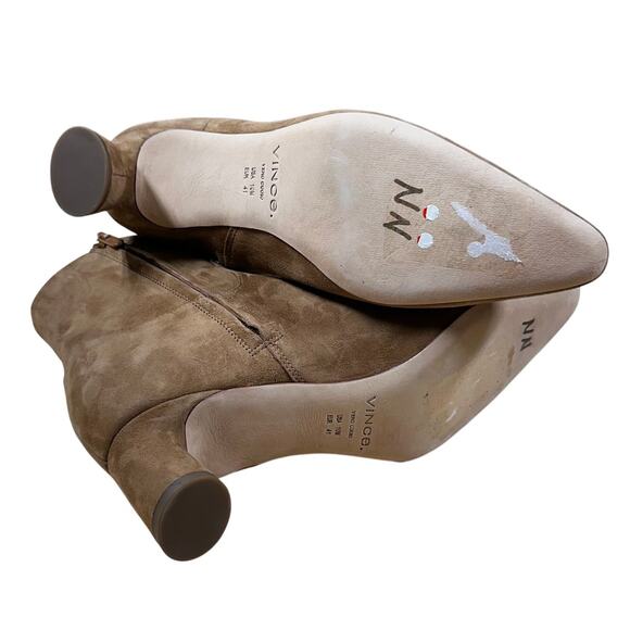 Vince Hela Dark Amber Tan Suede Bootie Kitten Heel Women's size 10 New With Flaw - Picture 8 of 9